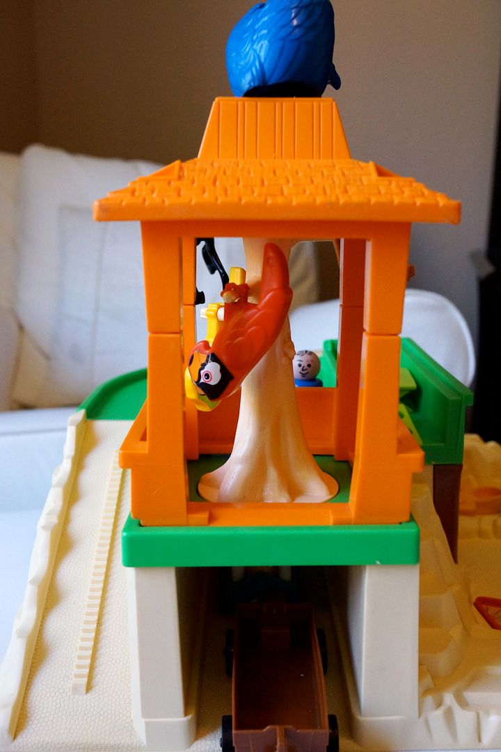 Anne's Odds and Ends Fisher Price Friday Play Family Zoo